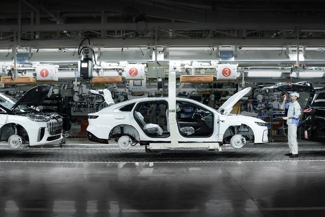 "解密新能源汽車維修技術(shù)，掌握行業(yè)熱門技能！"